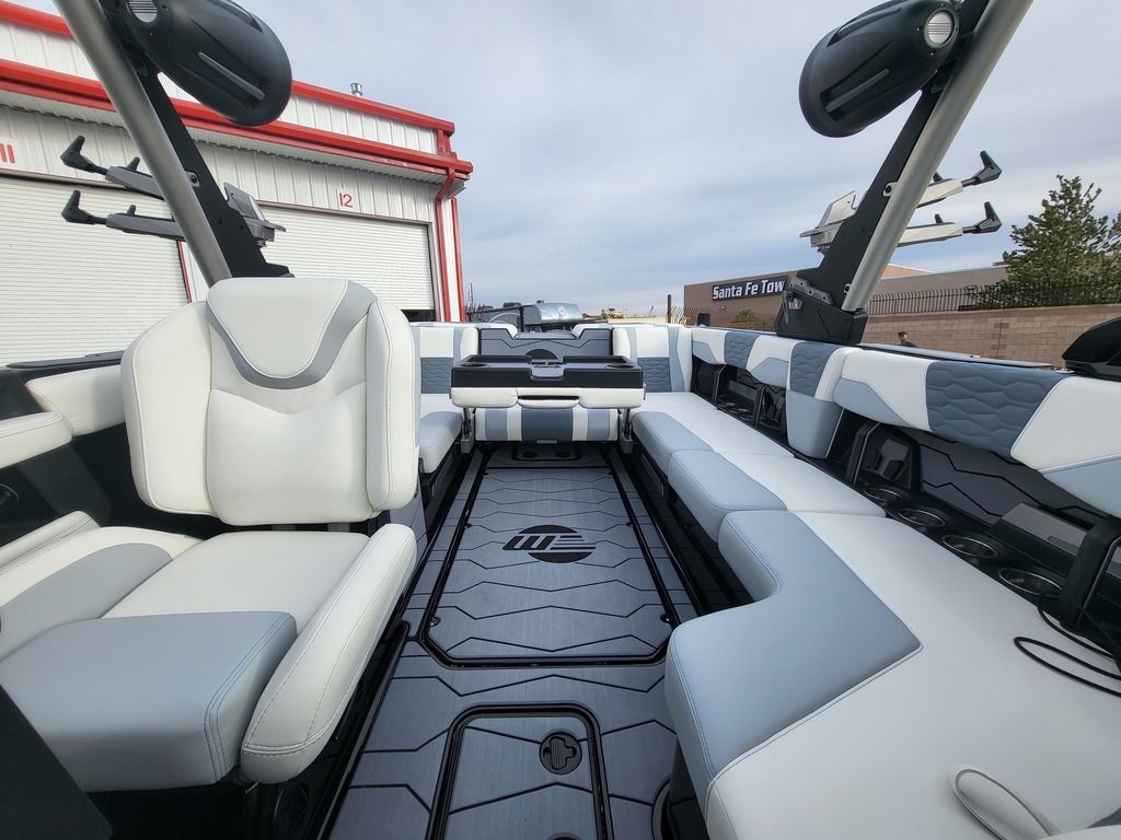 2025 Malibu Boats 24 MXZ Icon