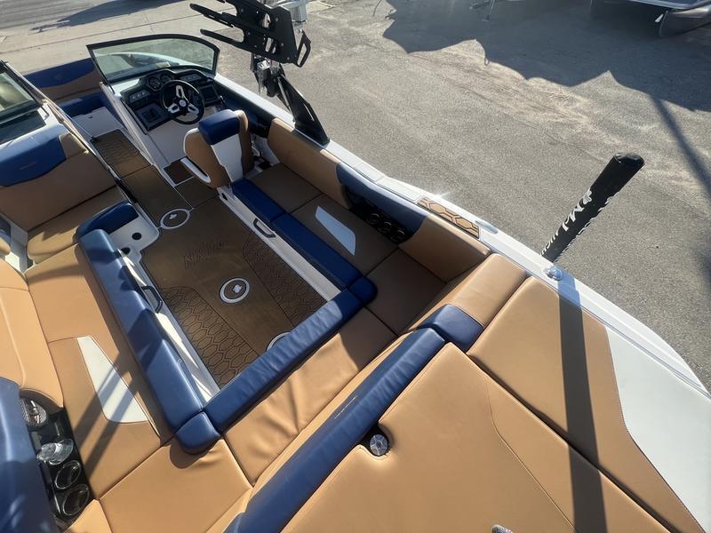 boat.Title