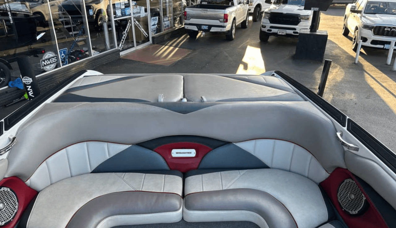 2012 Malibu Boats Luxury Sport-V Sunscape 247 LSV