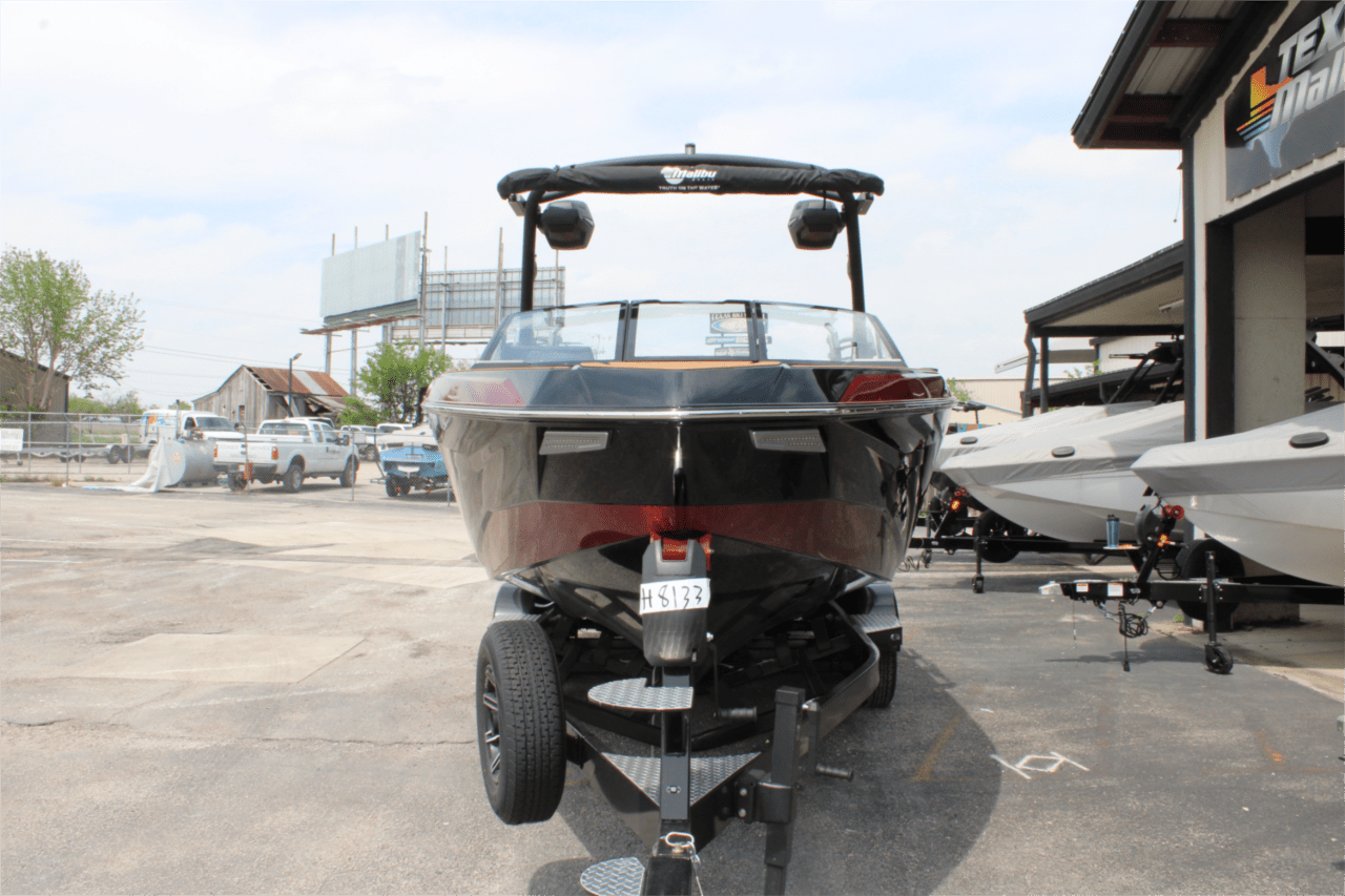 2025 Malibu 25 LSV