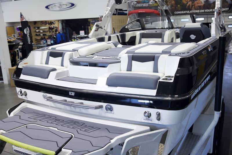 2025 Malibu 22 MXZ