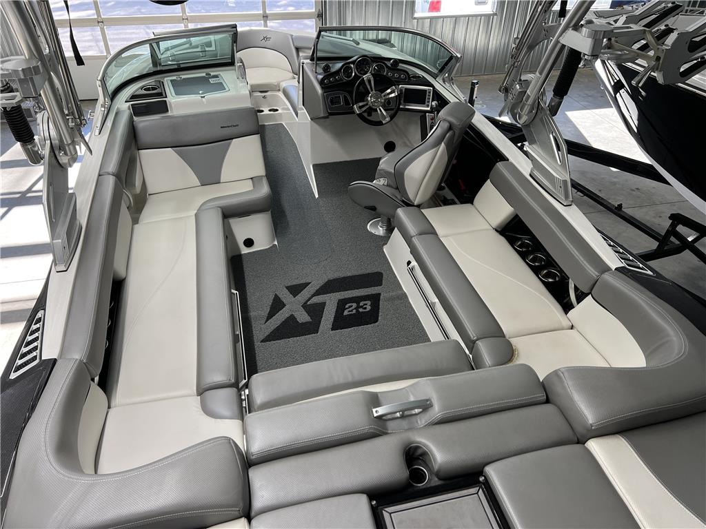 2017 MasterCraft XT23
