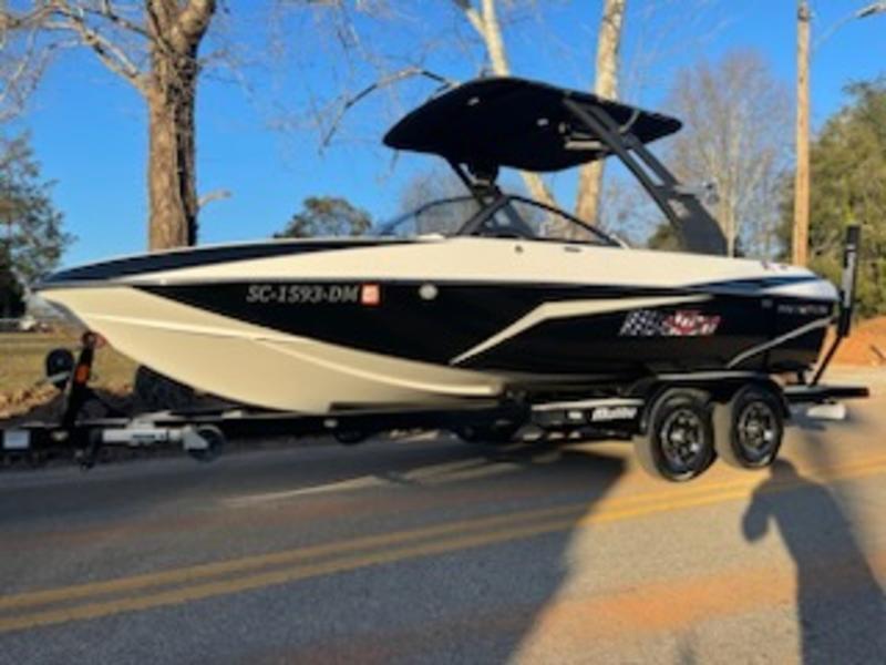 2019 Malibu Boats 21 VLX