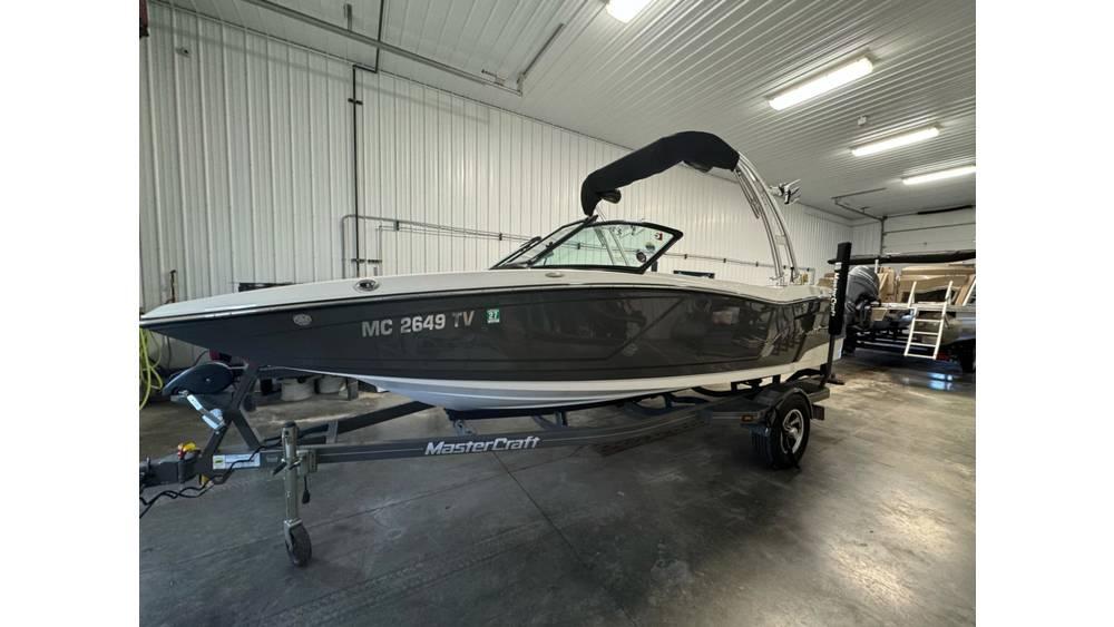 2015 MasterCraft NXT20 – Excellent Condition, Loaded with Upgrades