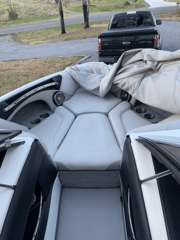 2014 Malibu Wakesetter 21 VLX – Great Condition!