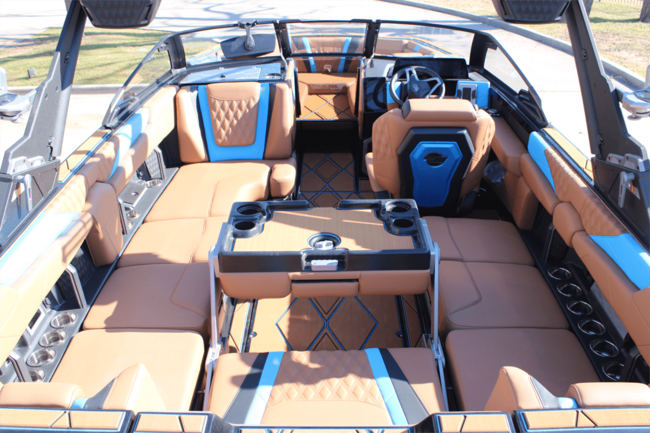 2025 Malibu M230