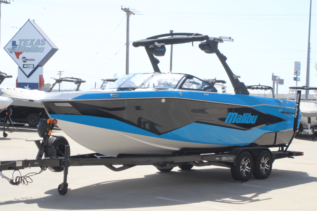 2025 Malibu 25 LSV