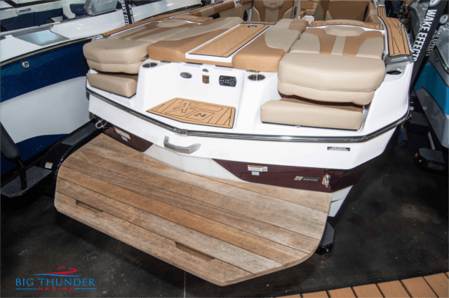 2024 MasterCraft XT24