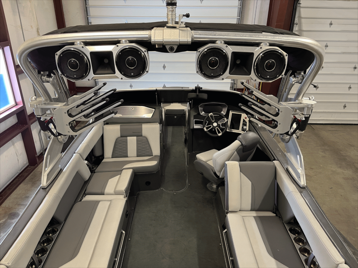 2019 MasterCraft X24