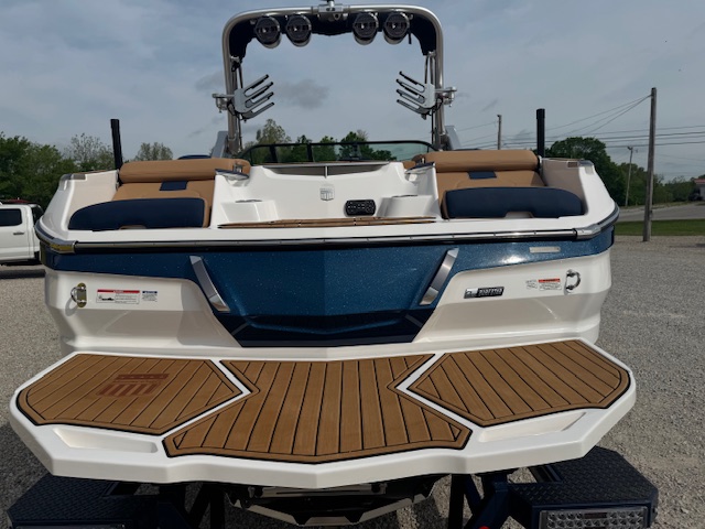 2022 MasterCraft X26 **LIKE NEW ONLY 61 HOURS!!**