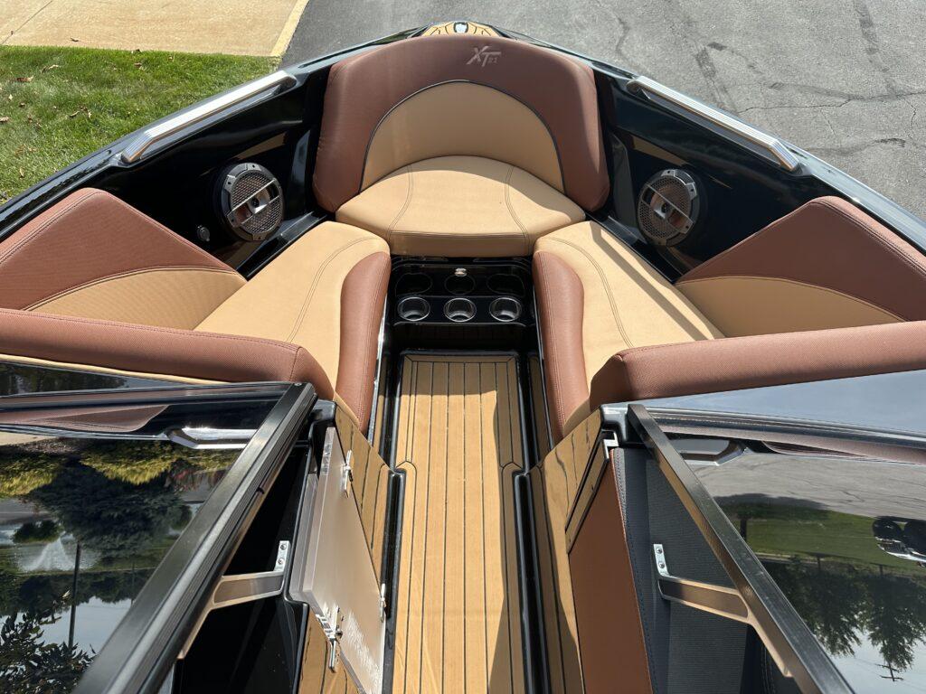 2018 MasterCraft XT21