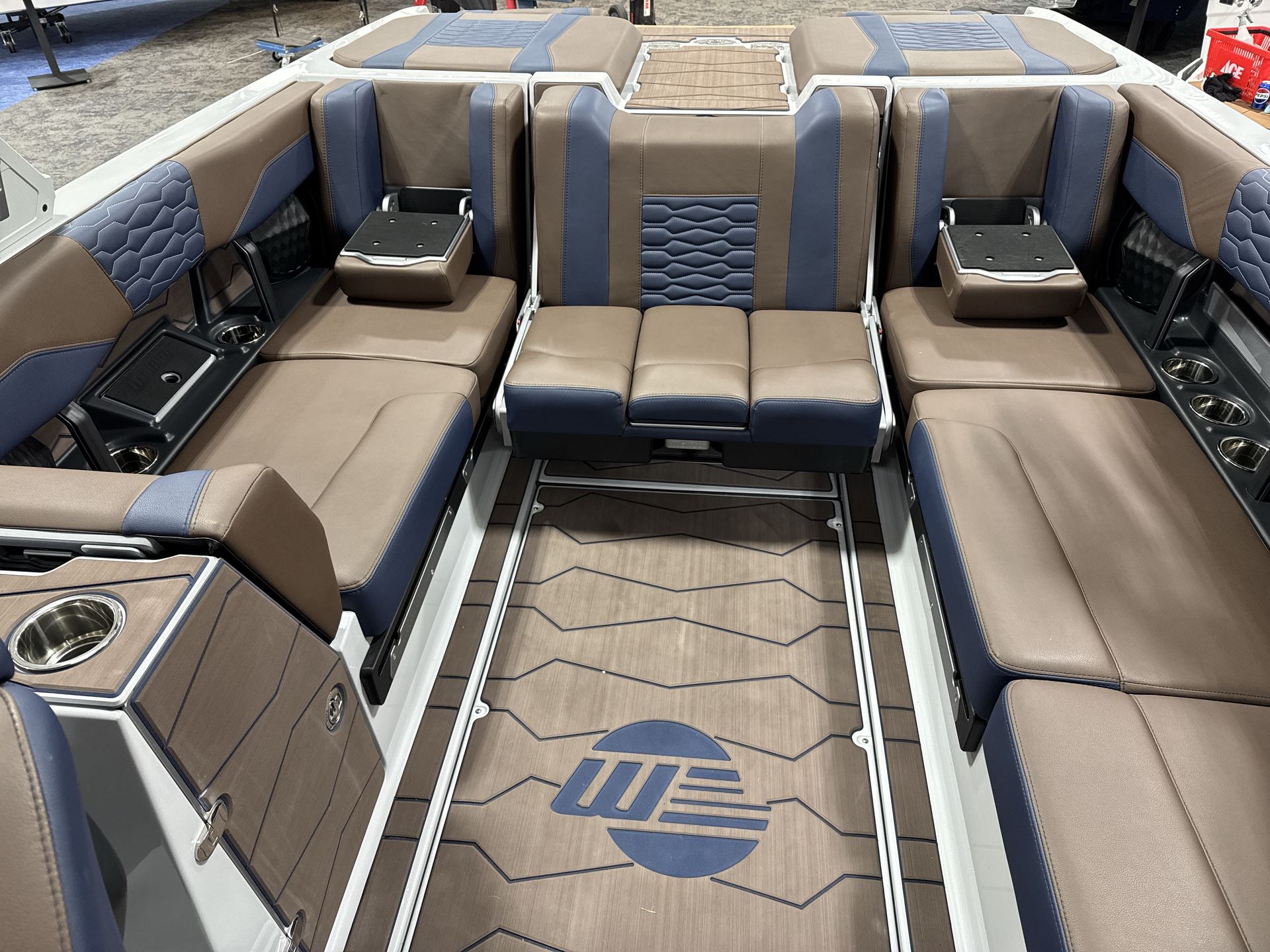 2025 Malibu 24 MXZ