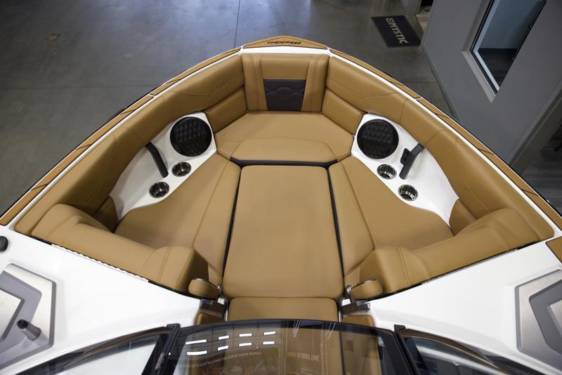 2025 Malibu 23 LSV