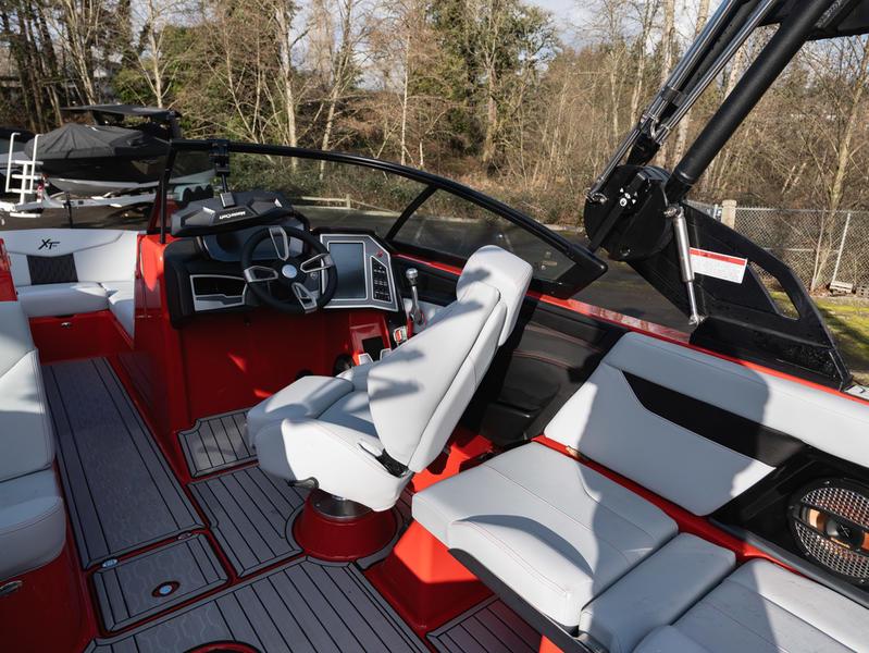 New 2024 MasterCraft XT24