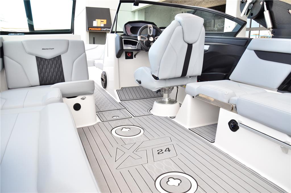 2022 MasterCraft XT24 -JUST 47 HOURS! Transferrable Warranty! LOADED!