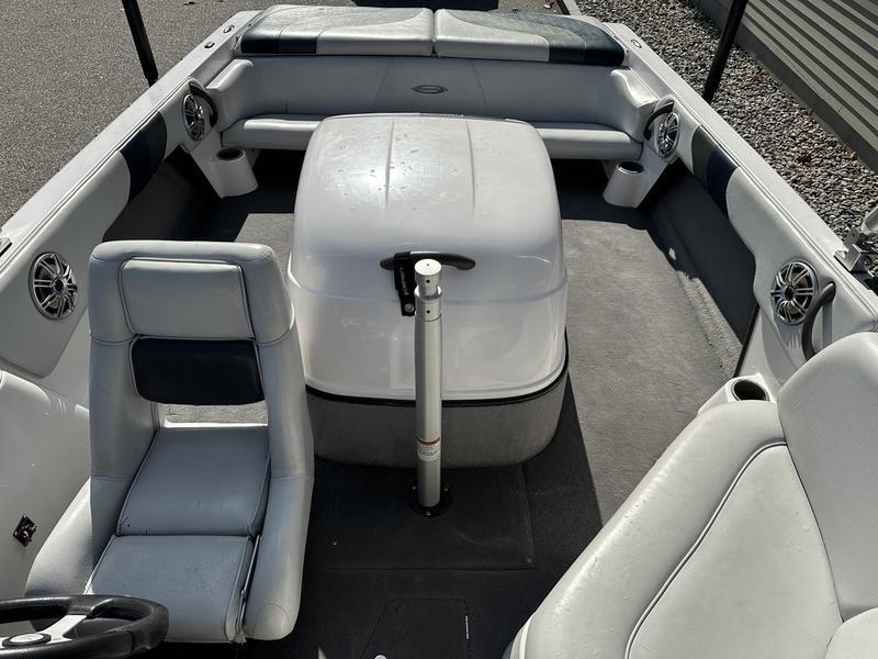 2005 Moomba Outback