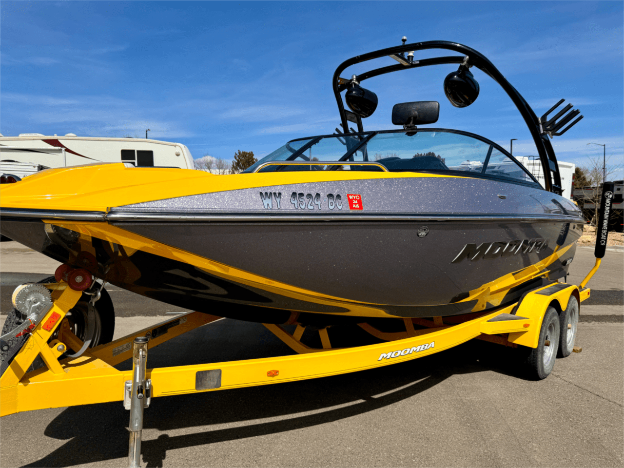 2015 Moomba Mondo SURF EDITION – Very Clean – Low Hours