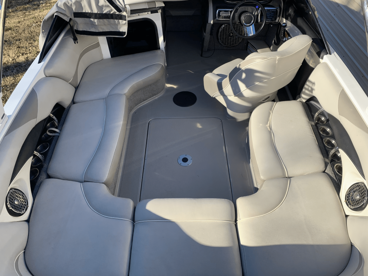 2014 Malibu Wakesetter 21 VLX – Great Condition!