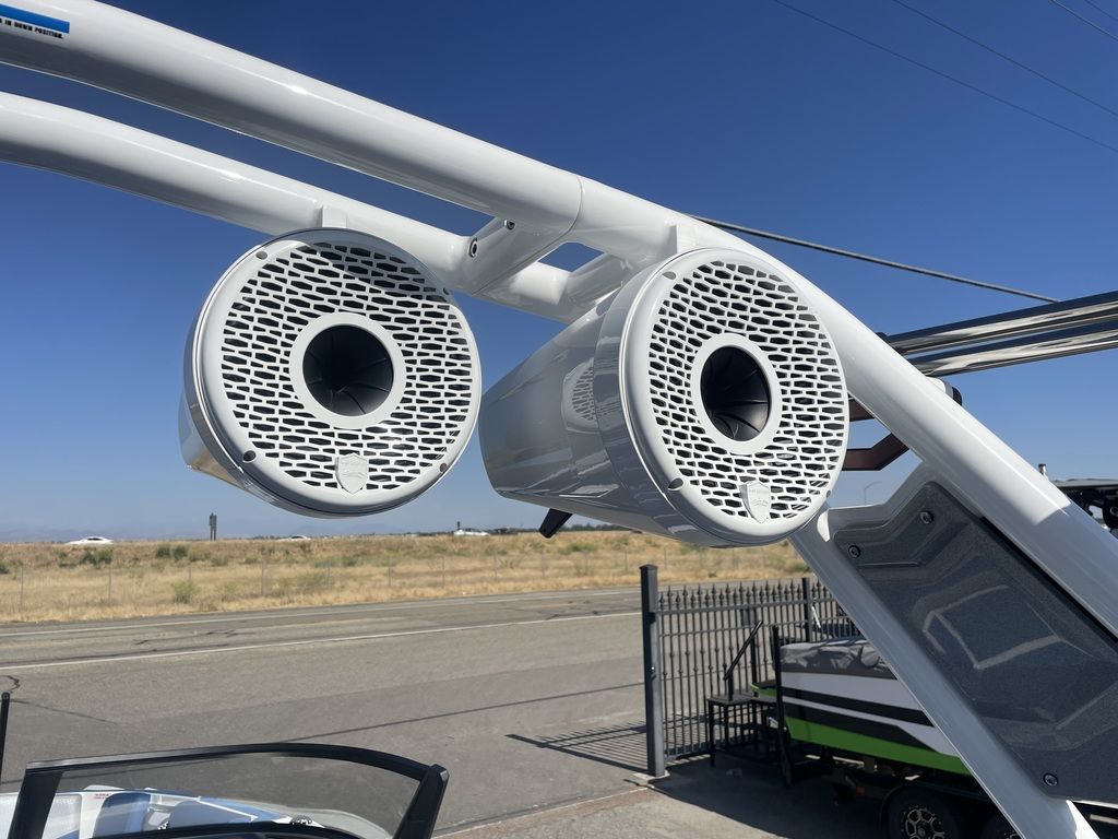 2022 supreme boats ZS252