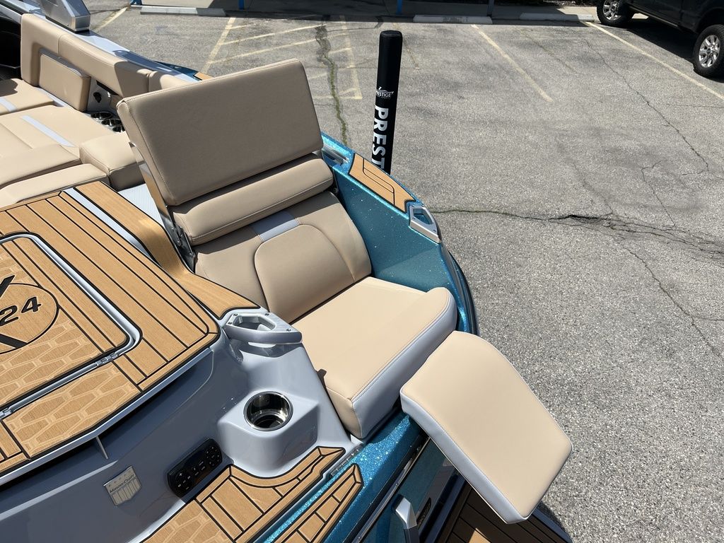 2023 MasterCraft X24