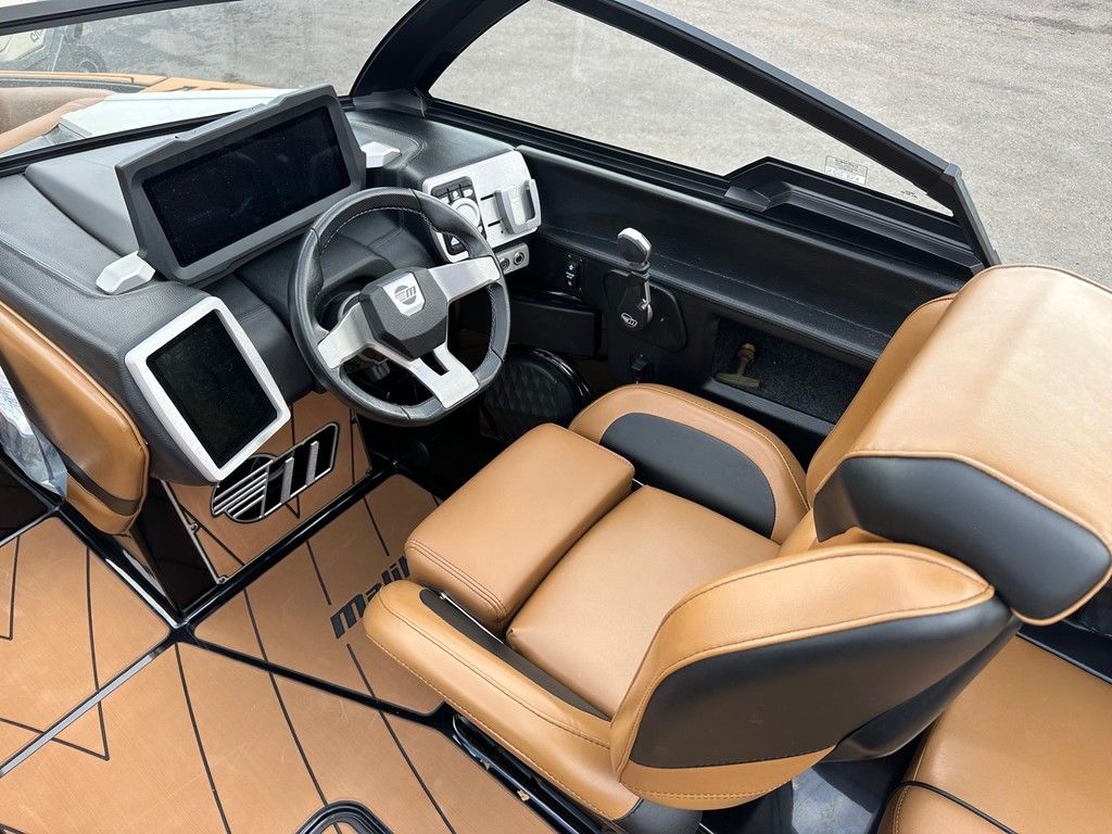 2022 Malibu Boats 23 LSV