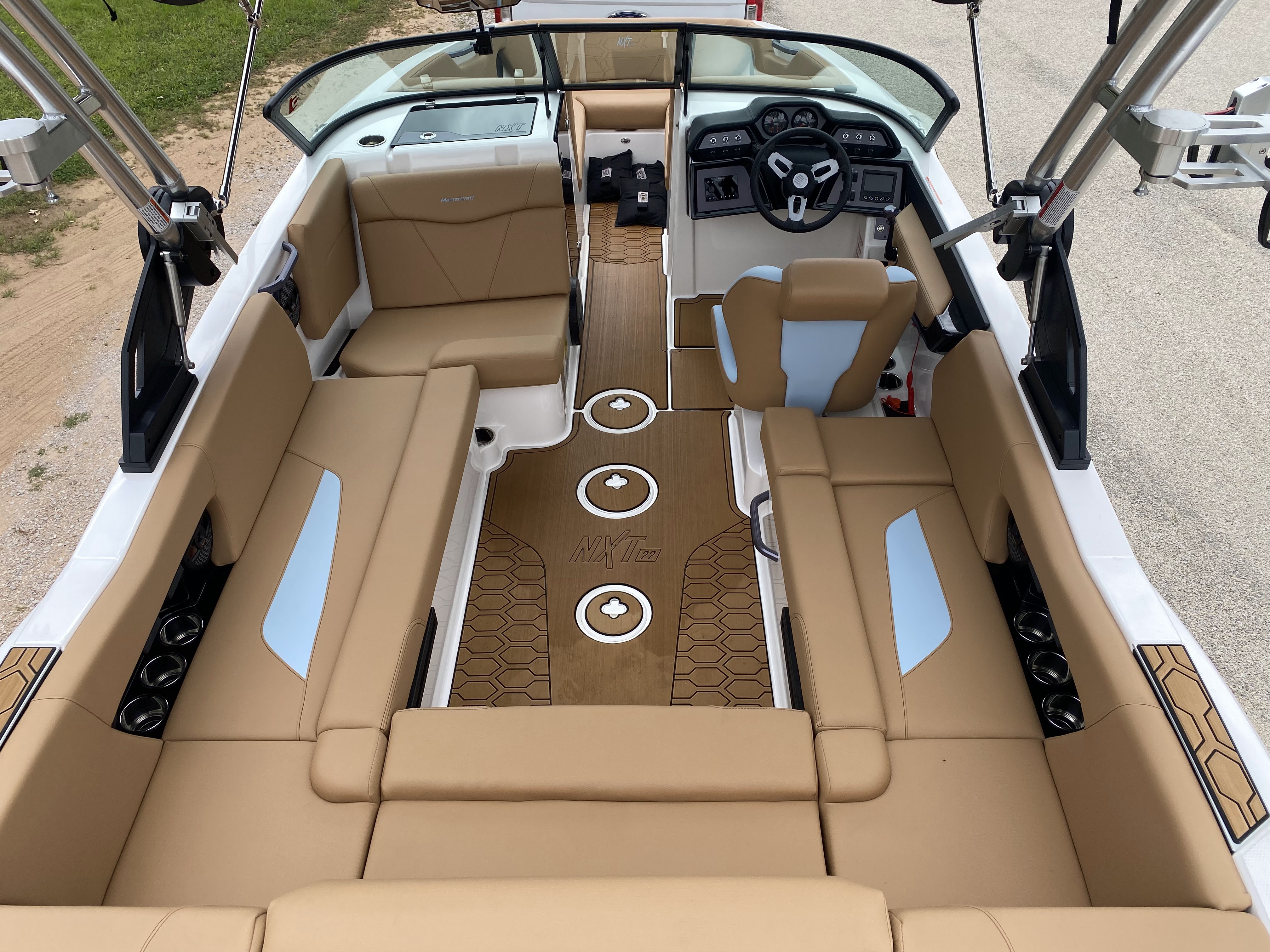 2023 MasterCraft NXT22 W/ Trailer