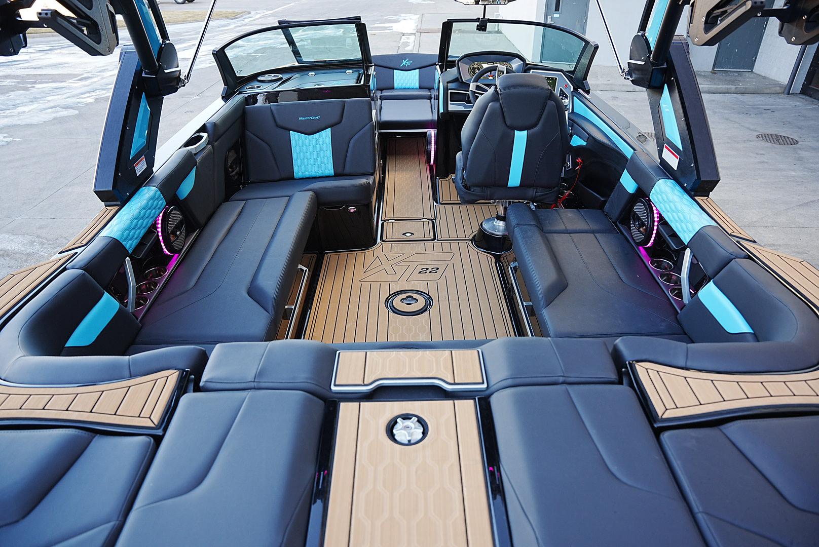 2024 MasterCraft XT22 &#8211; DEMO DISCOUNT! Fully Loaded!