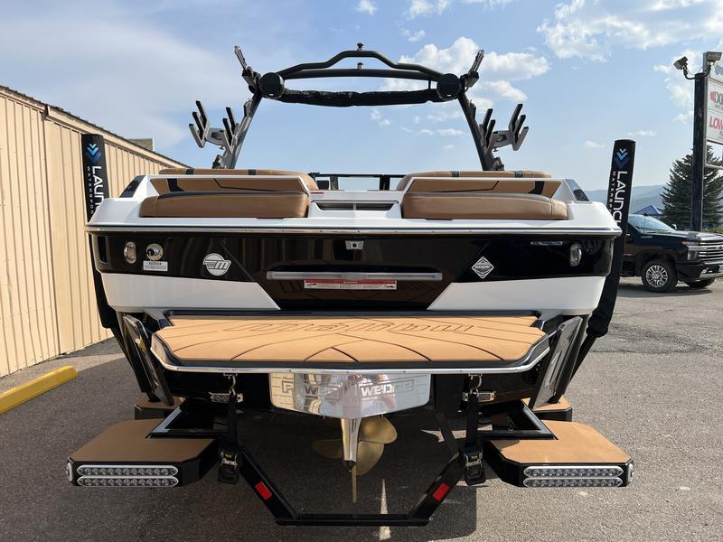 2023 Malibu 22 LSV