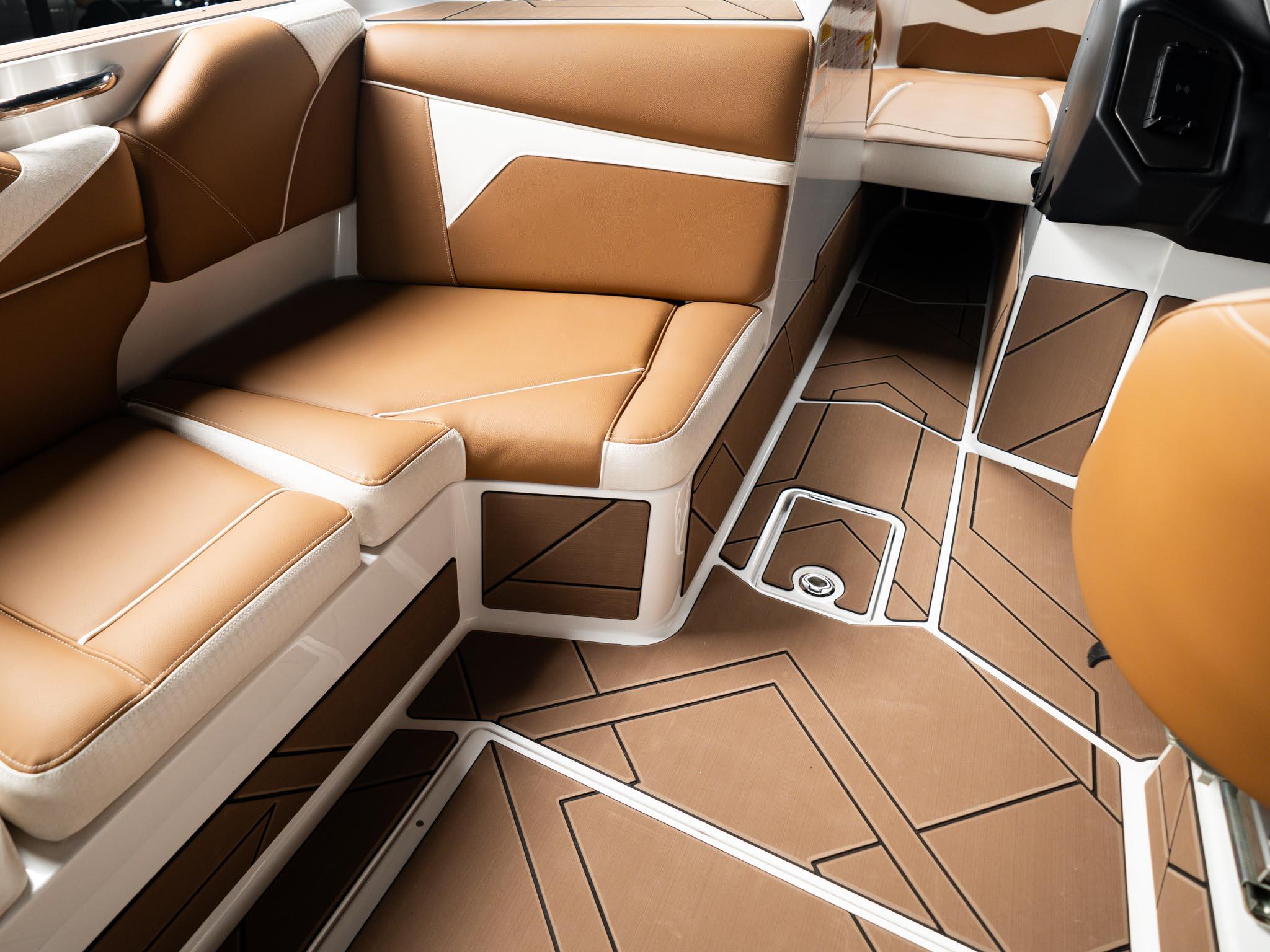 2025 Supreme S240 &#8211; White Frost / Castano Brown Interior