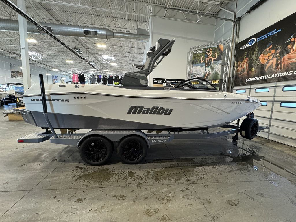 2024 Malibu 23 LSV