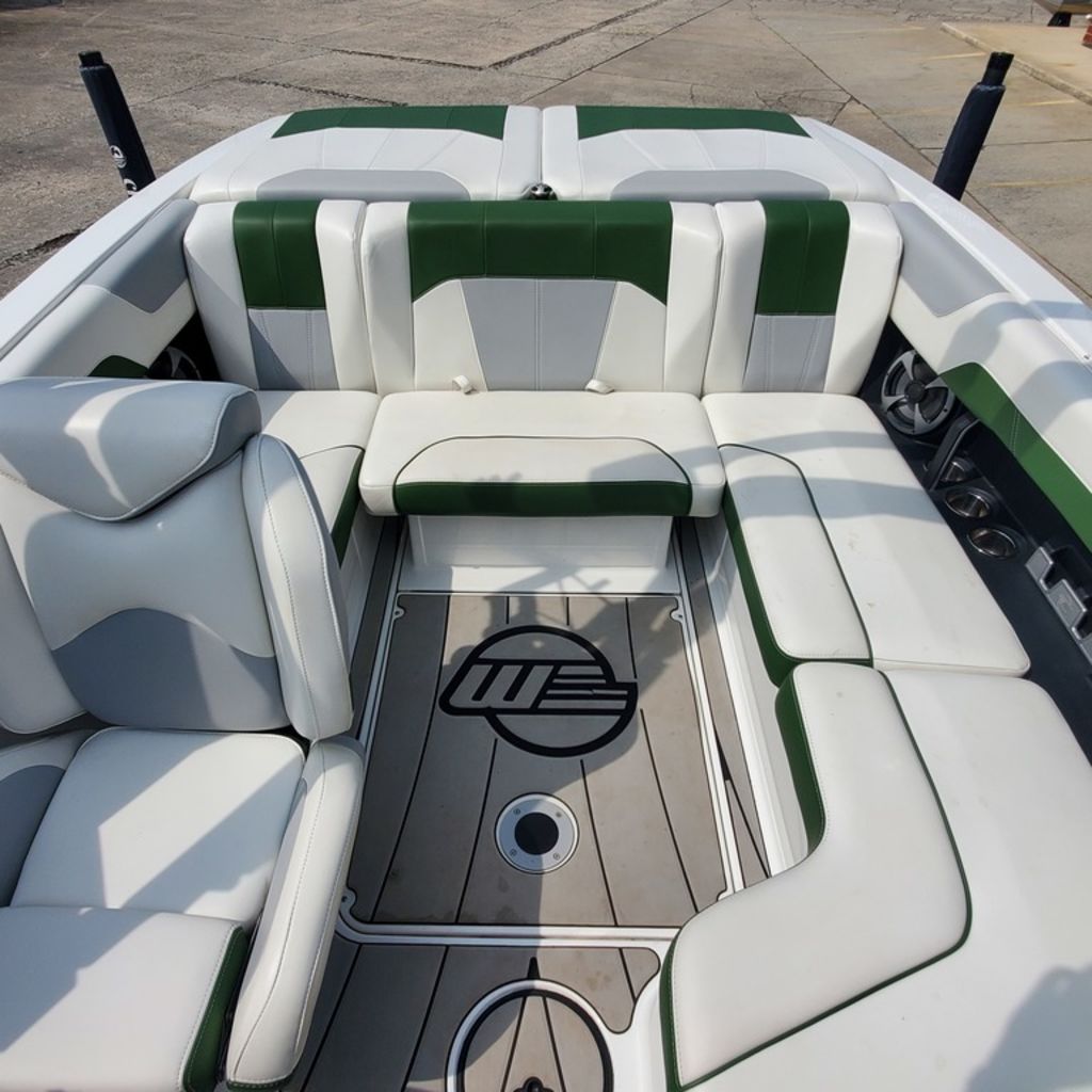 2021 Malibu Boats 20 VTX