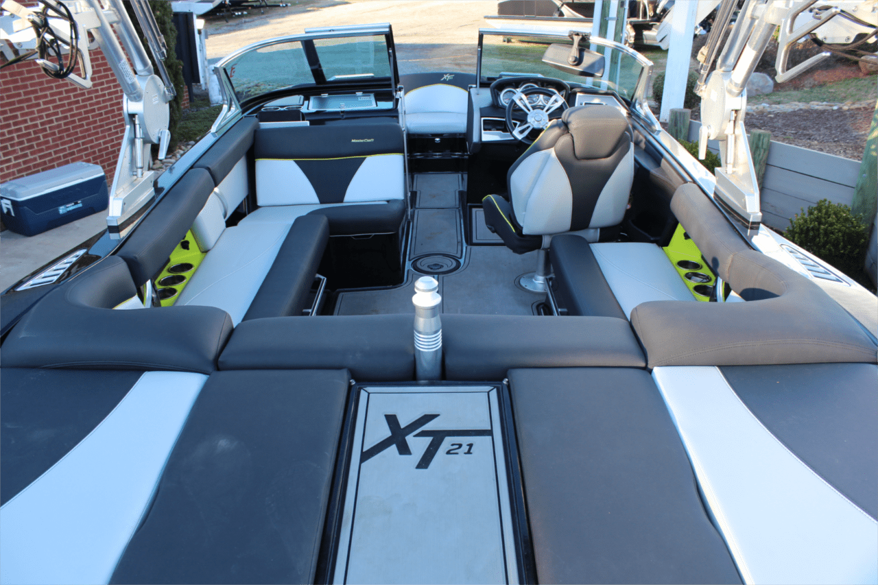 2018 Mastercraft XT21
