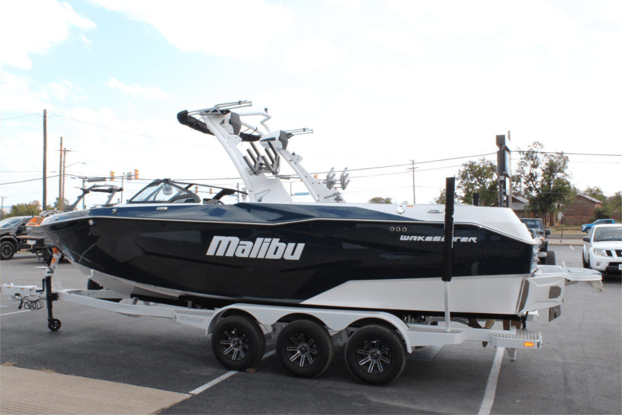 2025 Malibu 25 LSV