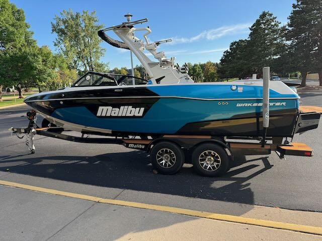 2021 Malibu 23 LSV – LT4 – MINT
