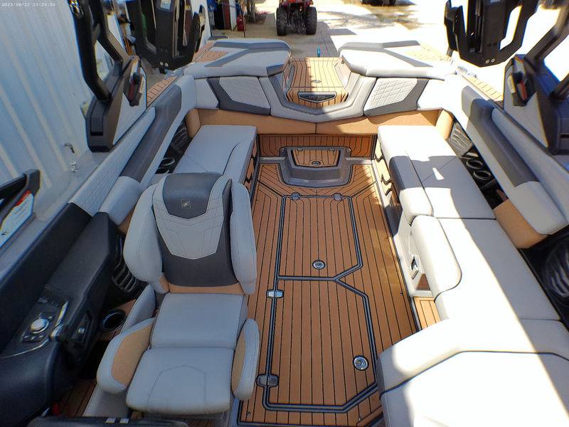 2021 Nautique G23
