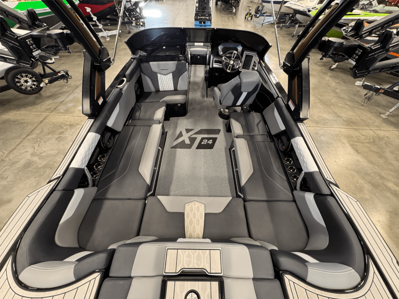2024 MasterCraft XT-24