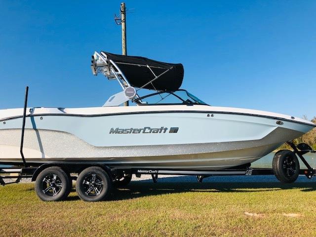 2023 MasterCraft XT24