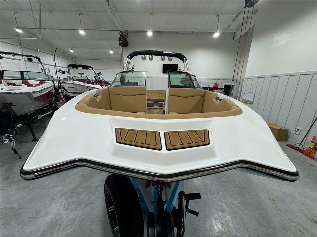 2022 MasterCraft NXT 24