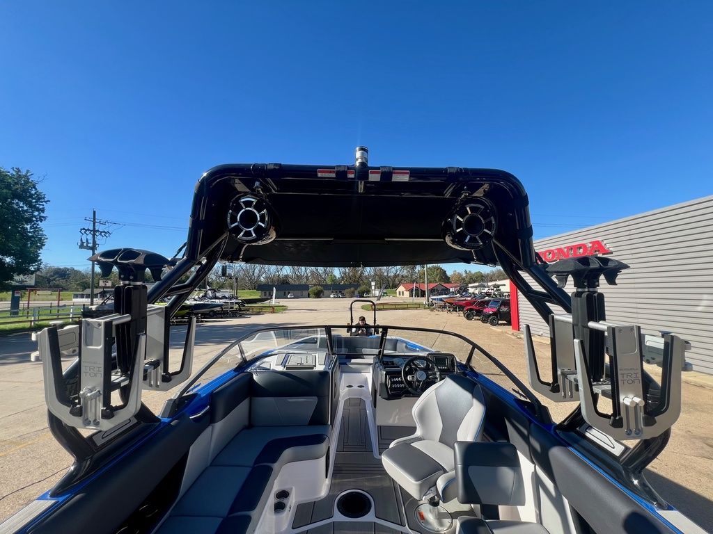 2021 MOOMBA Max