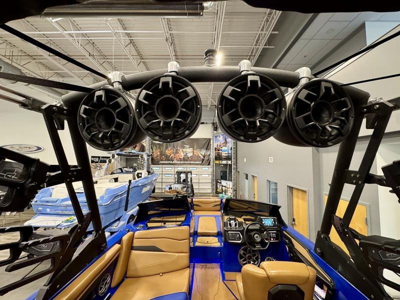2022 Axis T250