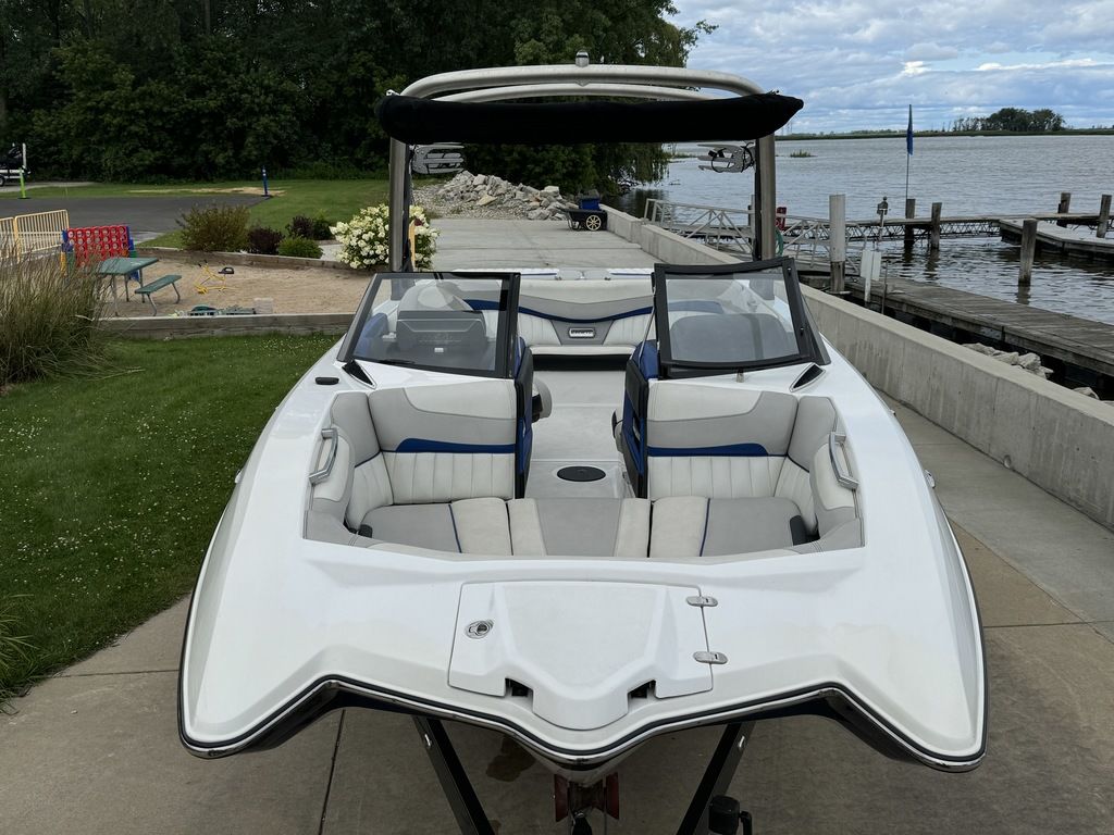 2016 Malibu Boats 22 MXZ