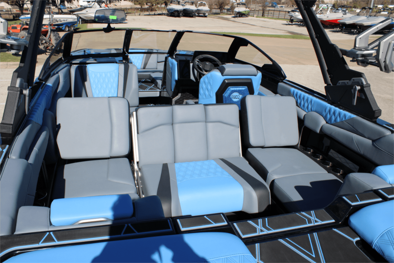2025 Malibu M230