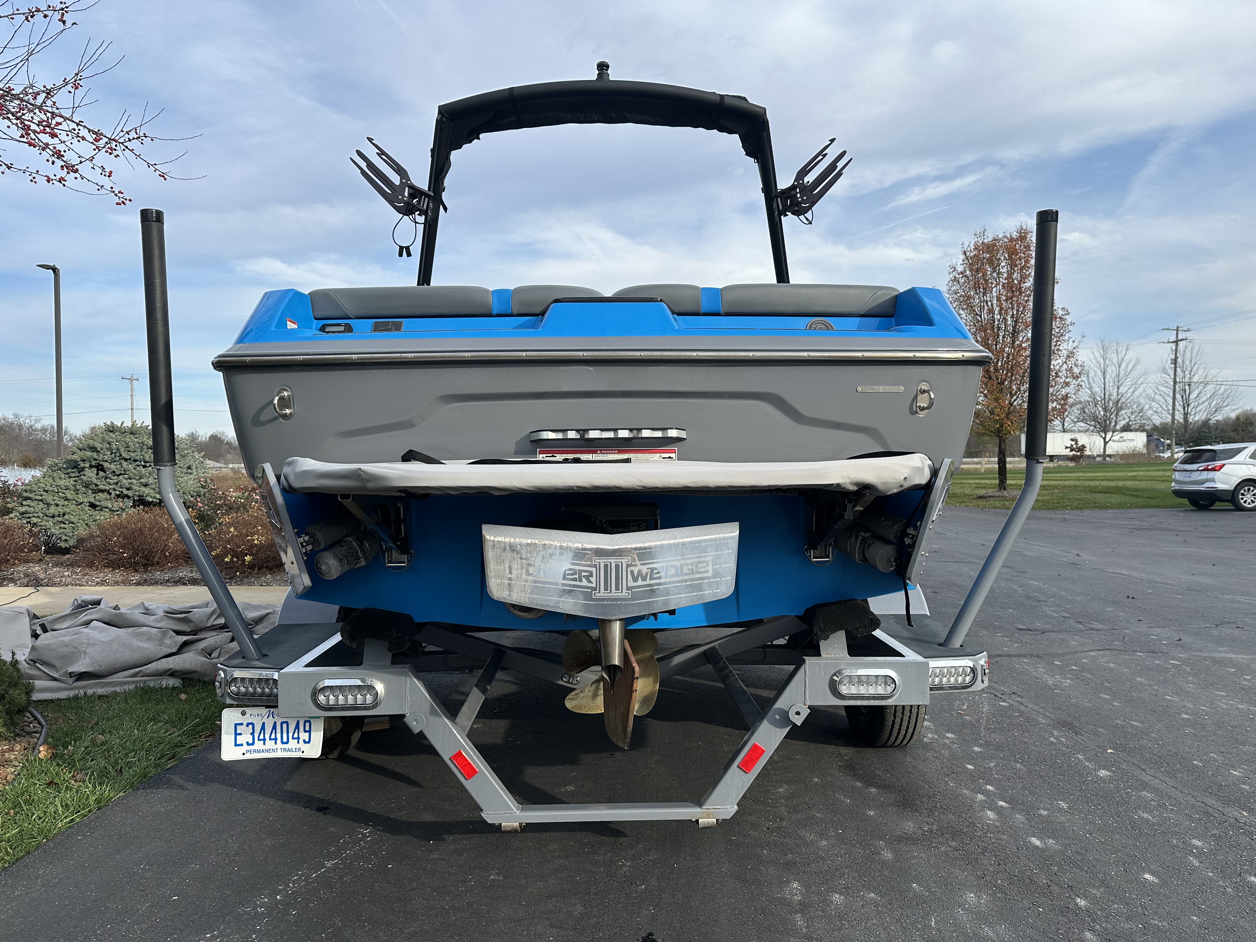 2020 Axis A20