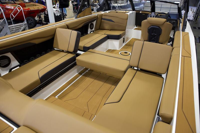2025 Axis T250