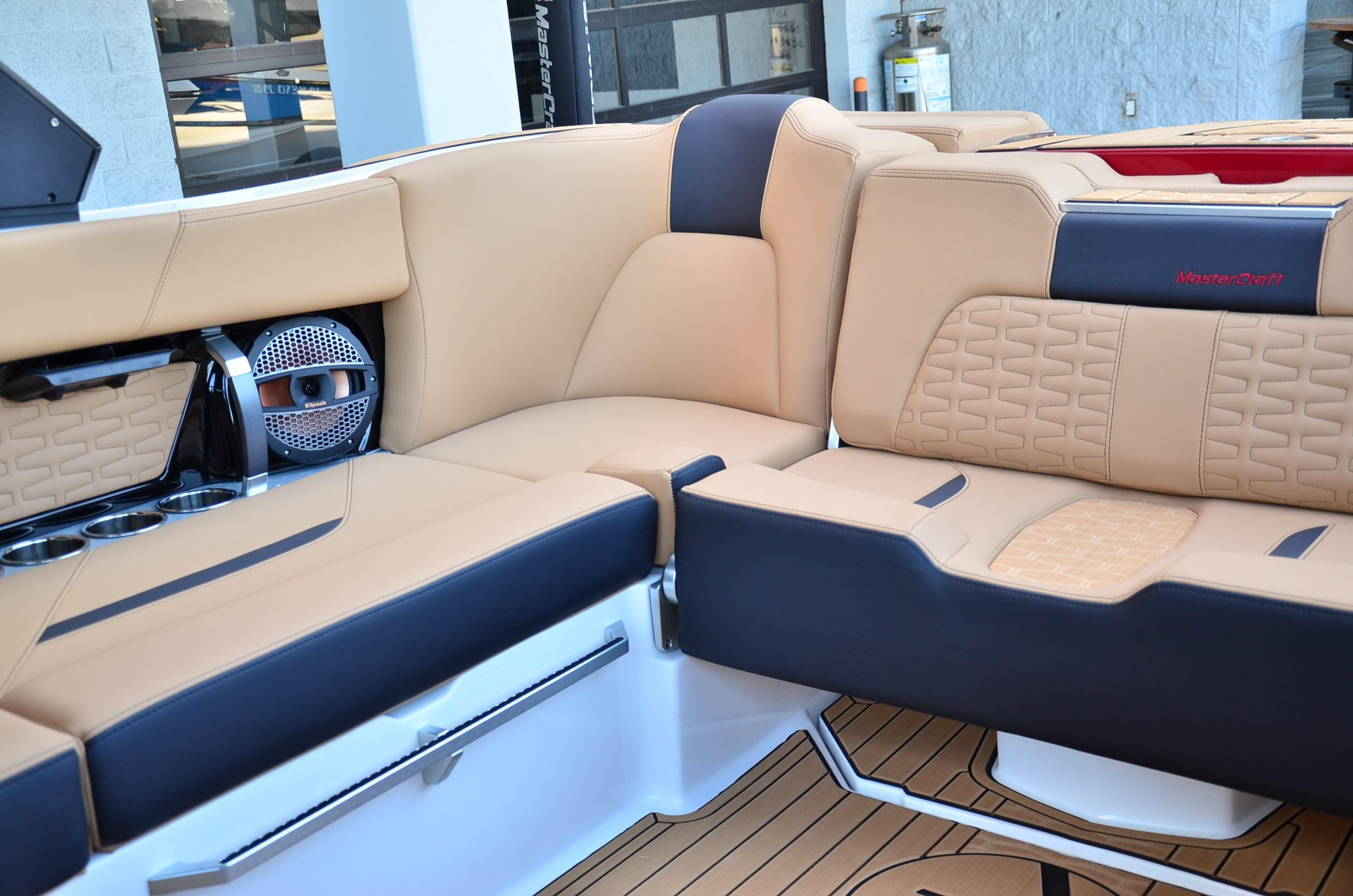 2024 MasterCraft X22 – Classic MasterCraft ProTour Red! 2024 Model Year End Clearance!