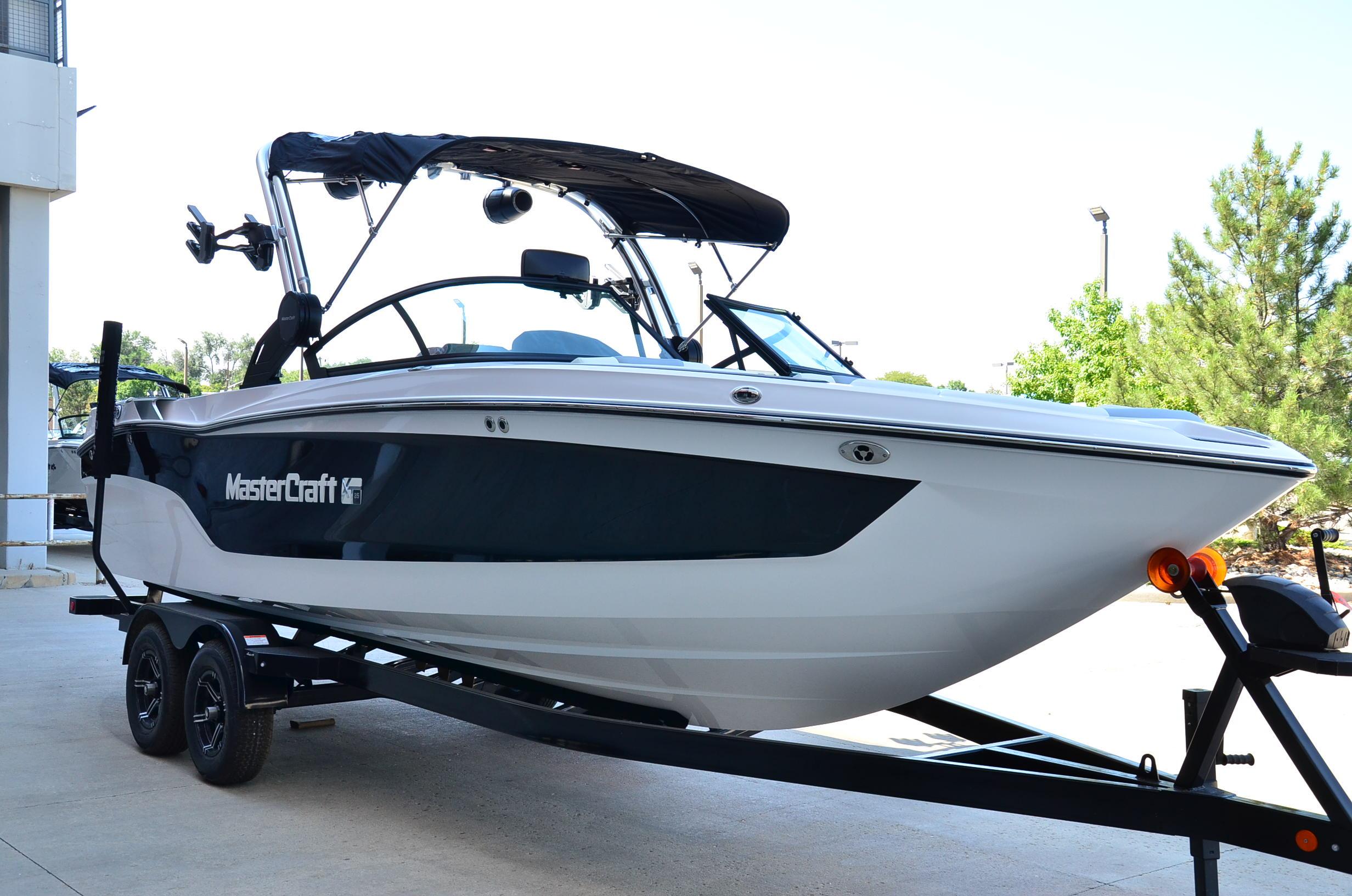 2024 MasterCraft XT25 – LOADED! Model Year End Sale! LOWEST PRICED XT25 IN THE COUNTRY!