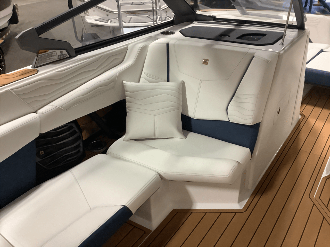 2025 Nautique G25