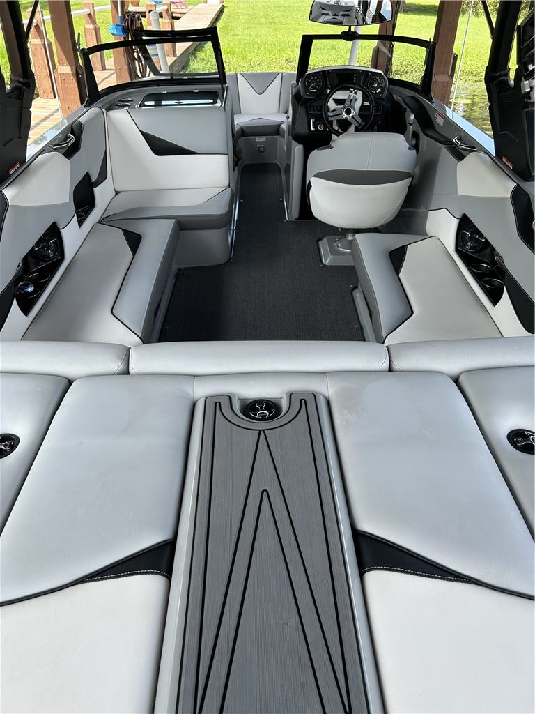 2019 S238 Boat and trailer Loaded with 210 hours