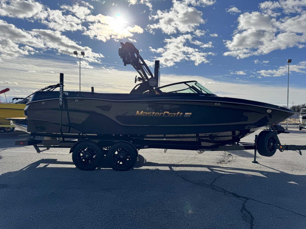 2025 MasterCraft XT24