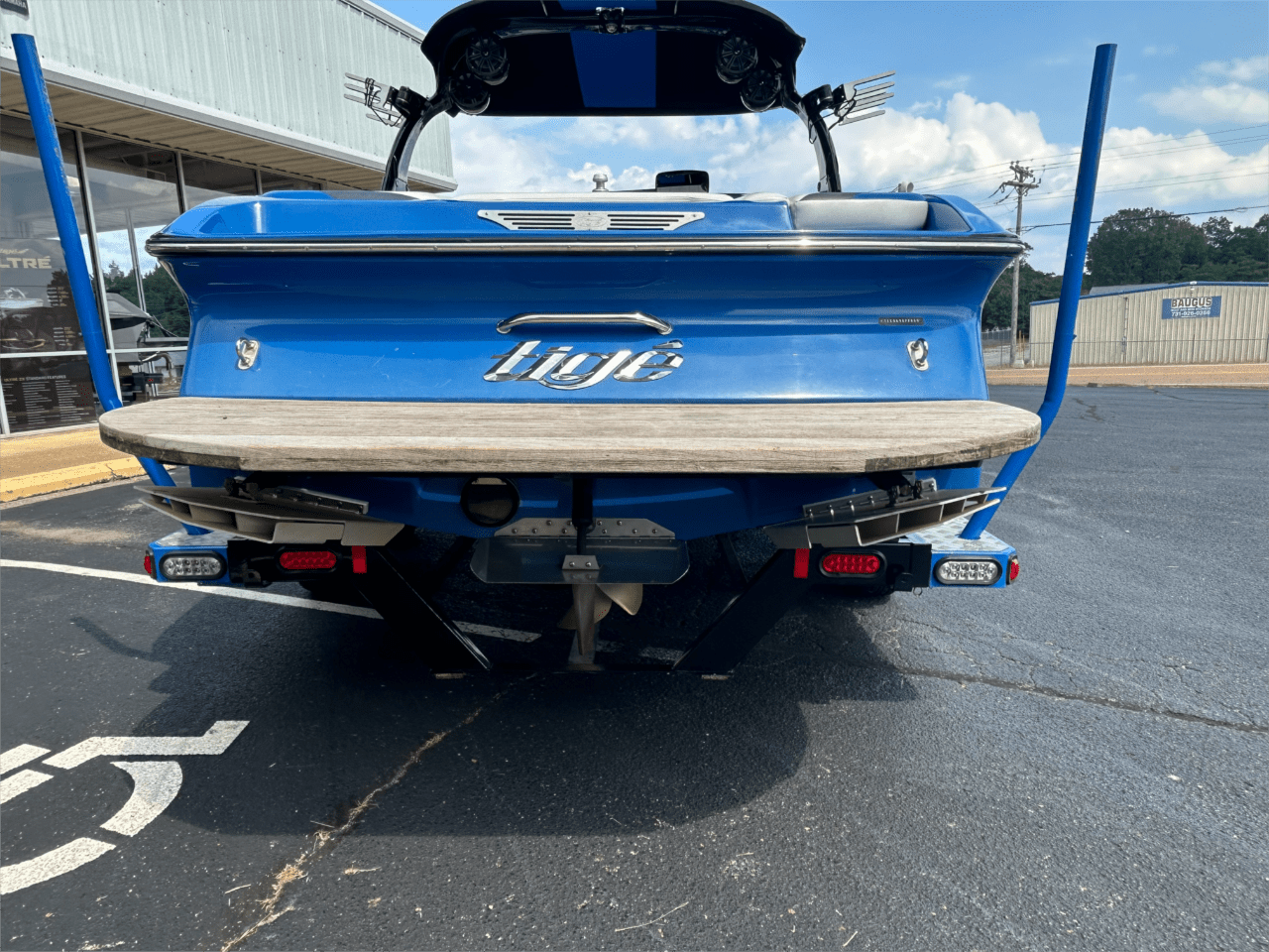 2009 Tige 22VE. ONE OWNER